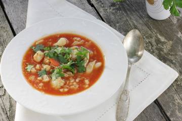 Zupa kalafiorowo pomidorowa
