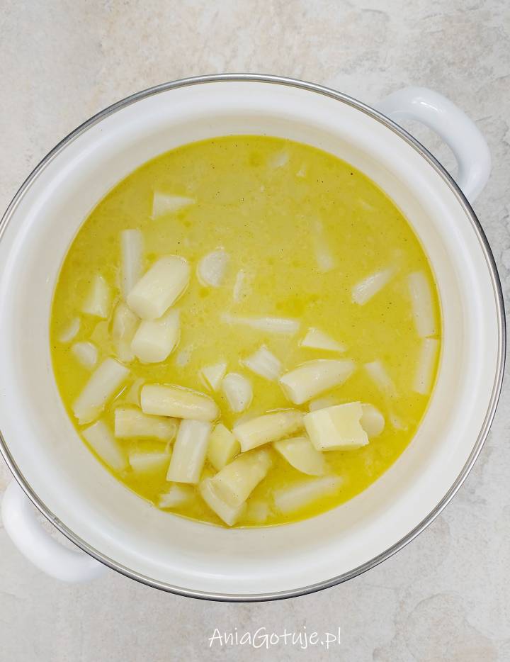 Zupa krem ze szparag&oacute;w, 5