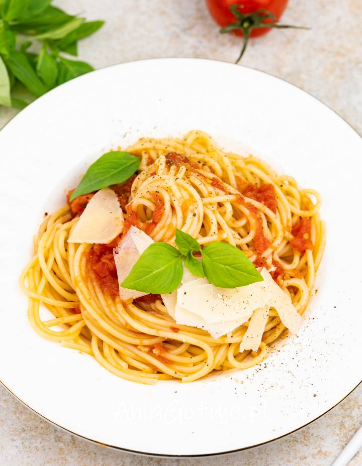 Spaghetti Napoli, 6