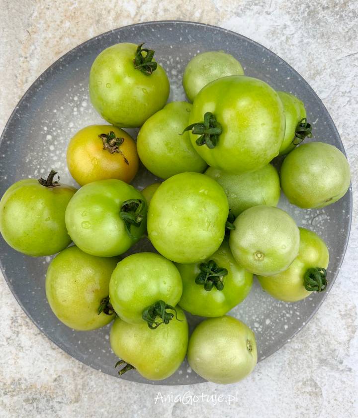 Sałatka z zielonych pomidor&oacute;w, 2